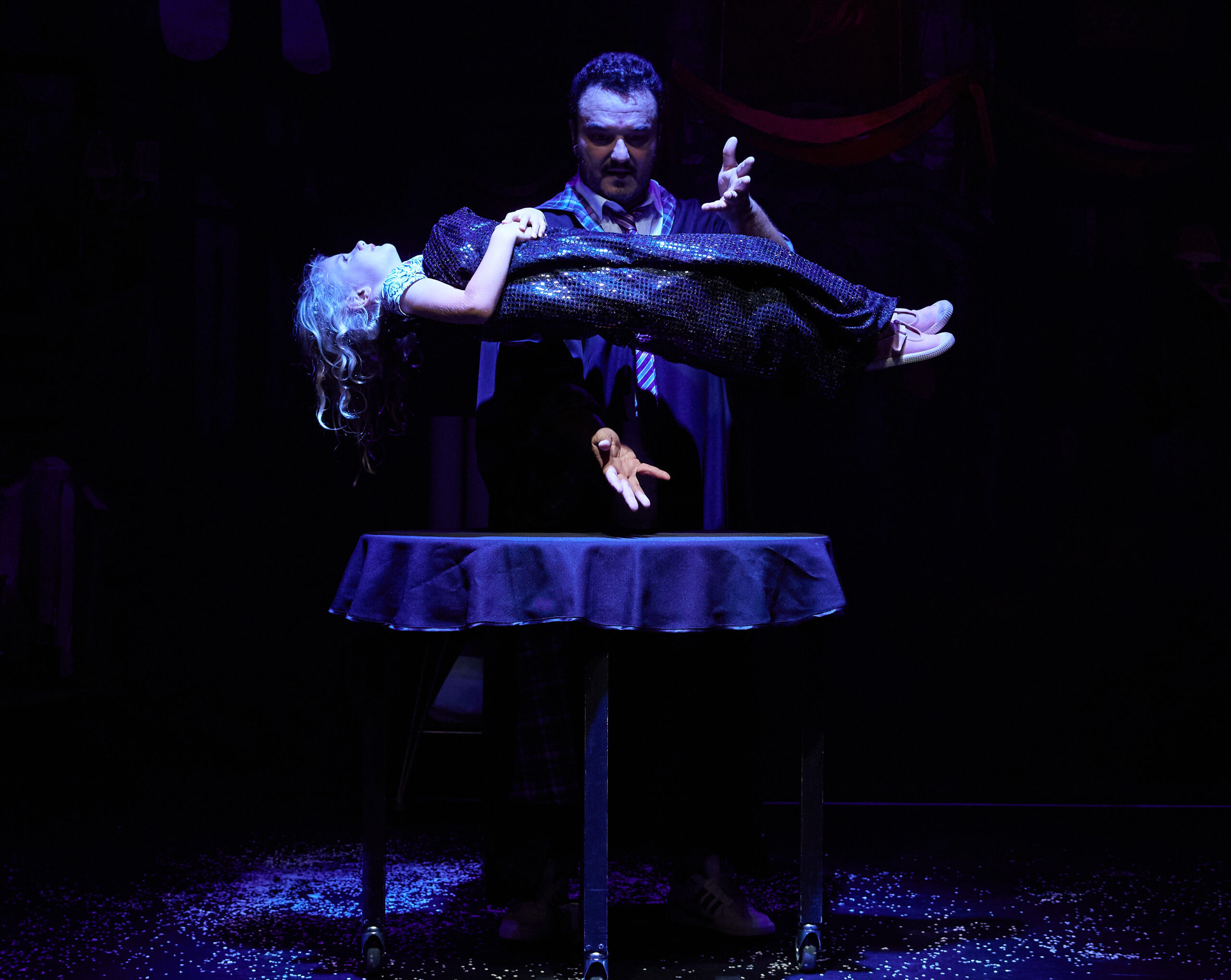 Qui veut la peau du magicien ?